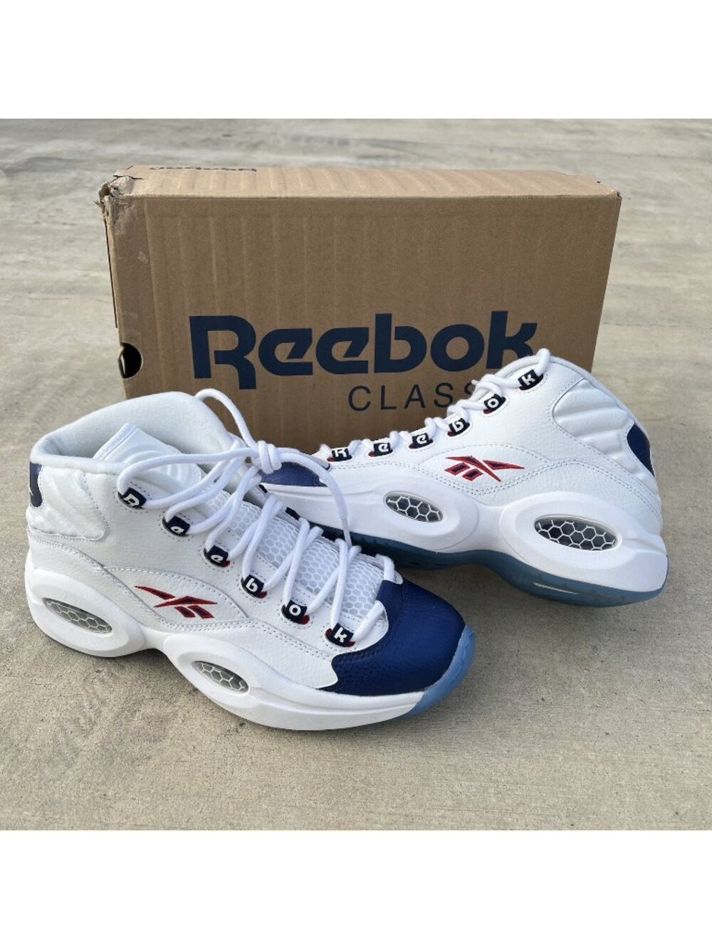 New Reebok Question Mid Boys Size 6y / 7.5W Allen Iverson Basketball White/Blue